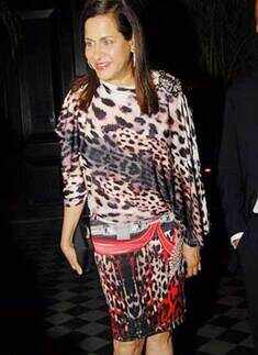 Varya, Shrivan, Naresh's party 