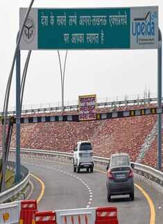 From Agra to Lucknow on the Expressway