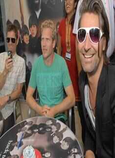 Three Member Band in city