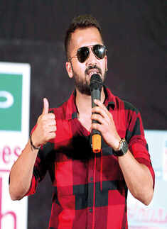 Emcee Gitesh Singh