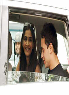 Sonam spotted with Imran