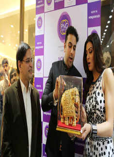 Saurabh Gadgi, Sushmita Sen