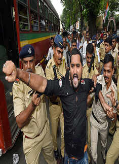 Congress, AAP stage protest against Amit Shah