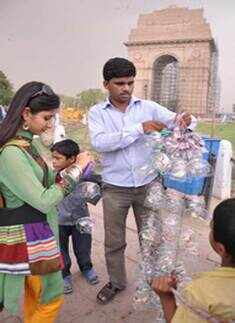 'Mera Naam Karegi Roshan' team @ Dilli darshan