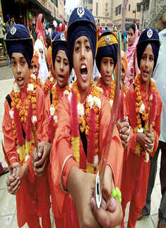 Nation celebrates Guru Nanak Jayanti