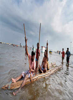 Heavy rain disrupts normal life in Chennai