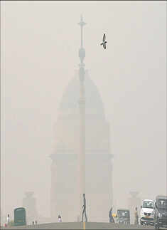 Air pollution: Delhi turns into 'gas chamber'