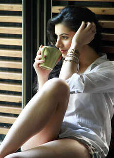 Newbie Aradhya Taing is all set to leave her fans drooling with her bold photoshoot/