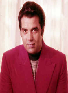 Bollywood&rsquo;s favourite macho man Dharmendra turns 83