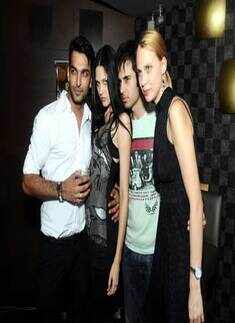 Stereo Nation, D Major perform