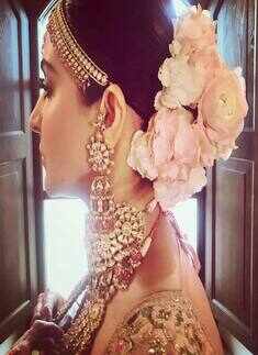 Anushka Sharma Wedding Dress Photos