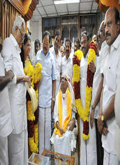 A Raja, Kanimozhi meet DMK chief M Karunanidh