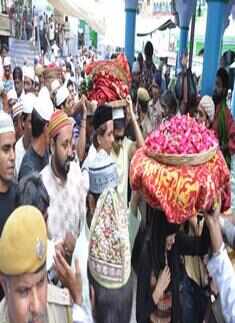 Emraan, Prachi visit Ajmer Sharif Dargah