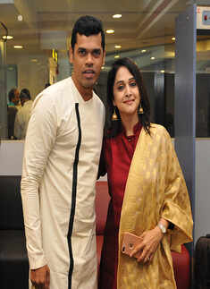 Ye Re Ye Re Paisa: Premiere