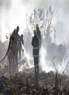 Highly-polluted Bellandur Lake catches fire, 5,000 armymen called