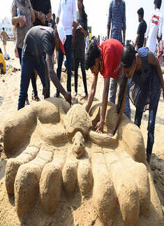 Sand-sculpting contest