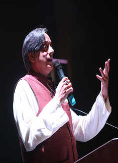 Shashi Tharoor attends Mushaira Literature Festival