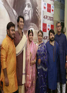 Ujaan Ganguly, Abantika, Atanu Raychaudhuri, Nandita Roy, Shiboprosad Mukherjee and Pavel
