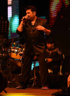 Kumar Sanu performs in the city