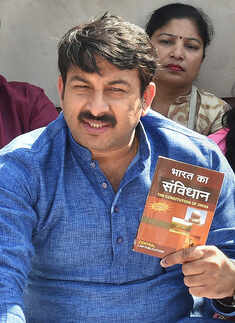 BJP holds protest against Kejriwal