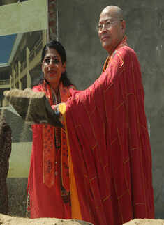 Maria Fernandes and Master Guangquan