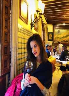 Model jumps from the 6th floor to avoid rape