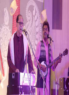 Jamaluddin Hassan Banna performs in the city