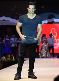 Sonu Sood turns showstopper
