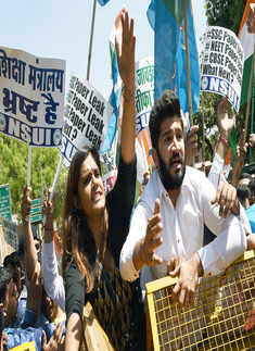 NSUI activists with CBSE students