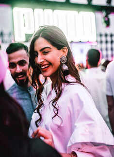 Sonam Kapoor and Anand Ahuja will be getting married on 8th of May in Mumbai