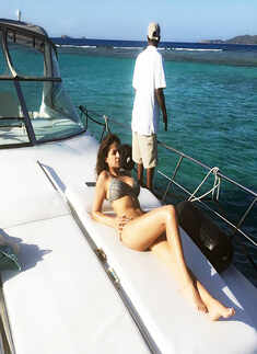 Veteran actress Mumtaz&rsquo;s stunning daughter Tanya says her mother is &lsquo;happy & healthy&rsquo; amid death rumours