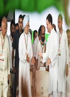 Congress holds 'Jan Aakrosh' rally in Delhi