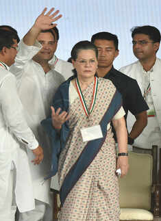 Congress holds 'Jan Aakrosh' rally in Delhi