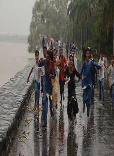 Dust storm, rain kill at least 63 in north India