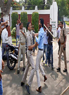 Violence erupts at AMU campus over Jinnah&rsquo;s portrait