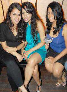 Jonqui's live performance