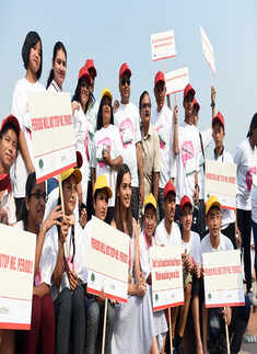 Miss World 2017 Manushi Chhillar meets Delhi students on Menstrual Hygiene Day