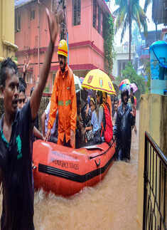Heavy downpour paralyses Mangaluru city