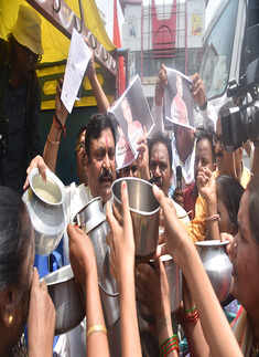 In pictures: Farmers intensify protest across nation