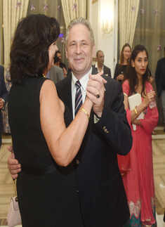 Sushma Swaraj attends Russian National Day event