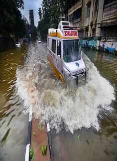 Heavy rain disrupts normal life in Mumbai