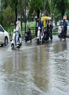 Heavy rains, floods paralyse several parts of India