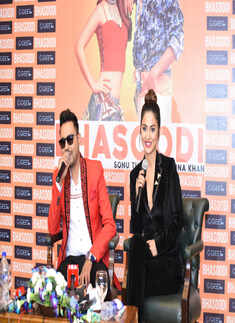 Sonu Thukral and Hina Khan