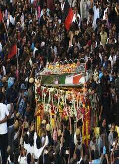 M Karunanidhi's funeral procession draws throngs of followers