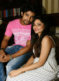 Ranojoy Bishnu, Divyanganaa Jain