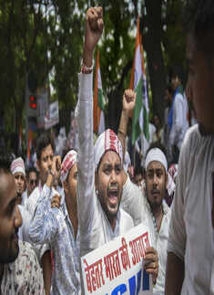NSUI holds protest against central government