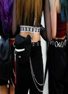 Thousands of fans celebrate Korean pop culture in Los Angeles