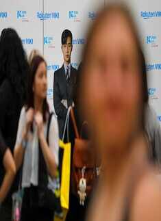 Thousands of fans celebrate Korean pop culture in Los Angeles