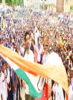 Kartik Aaryan Photos