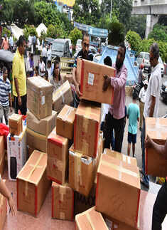 Nation extends help for Kerala flood victims